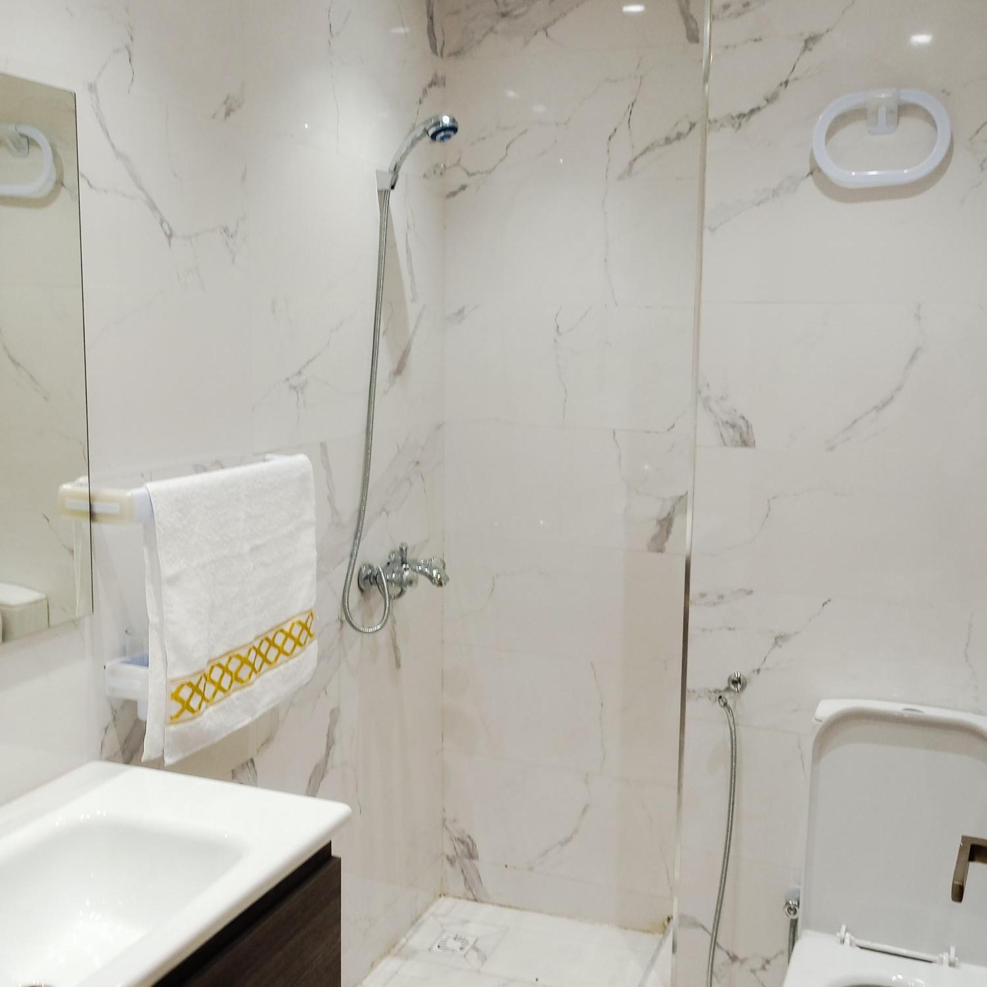 Super Apartement Totalement Neuf Et Climatise A Cote Du Centre Commercial Marjane M2 丹吉尔 外观 照片