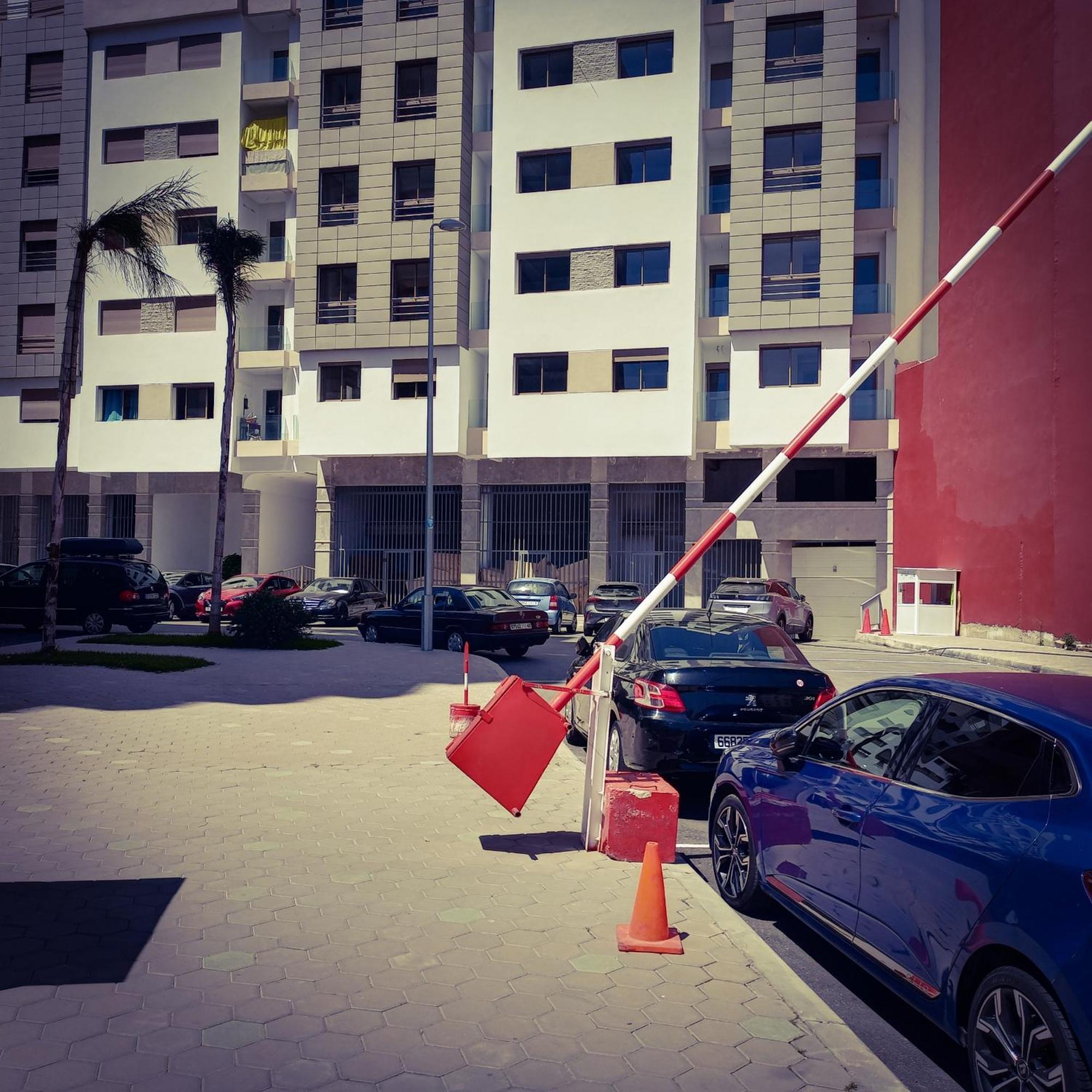 Super Apartement Totalement Neuf Et Climatise A Cote Du Centre Commercial Marjane M2 丹吉尔 外观 照片