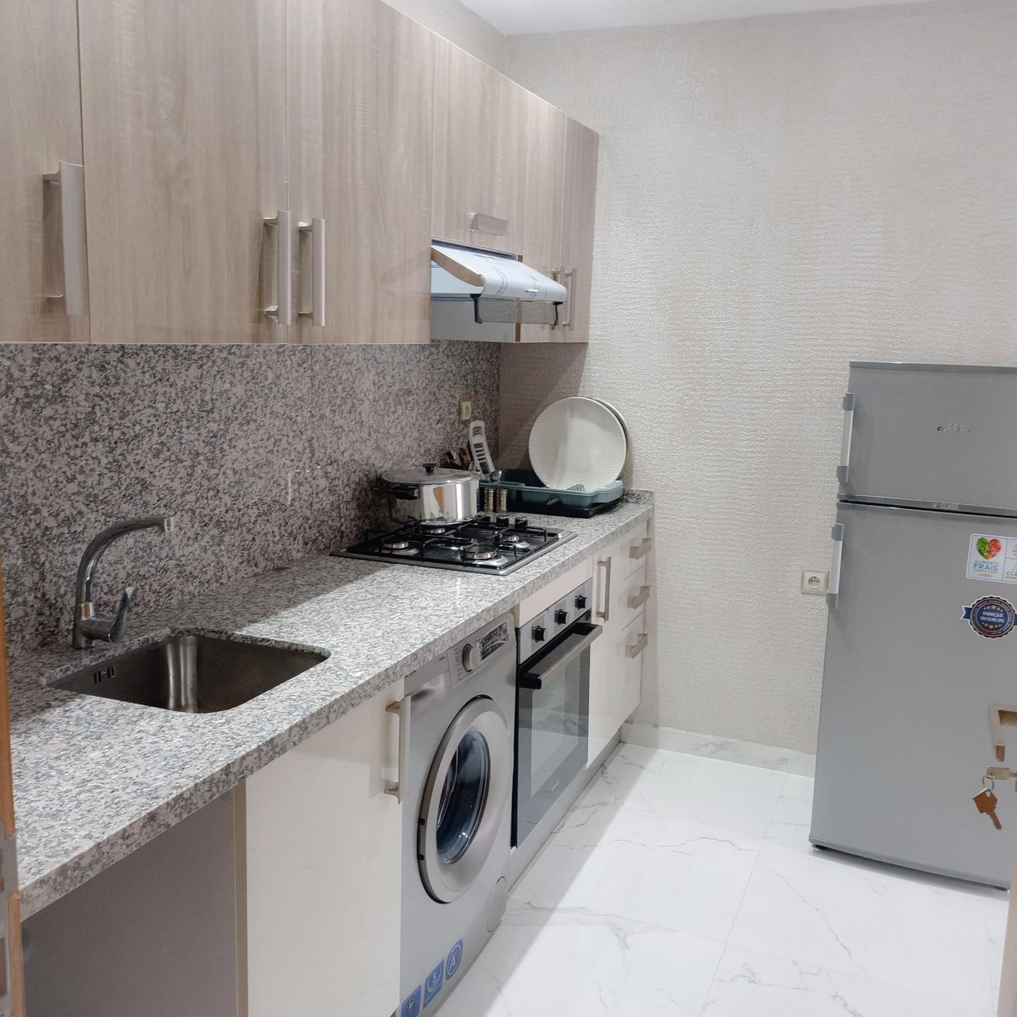 Super Apartement Totalement Neuf Et Climatise A Cote Du Centre Commercial Marjane M2 丹吉尔 外观 照片