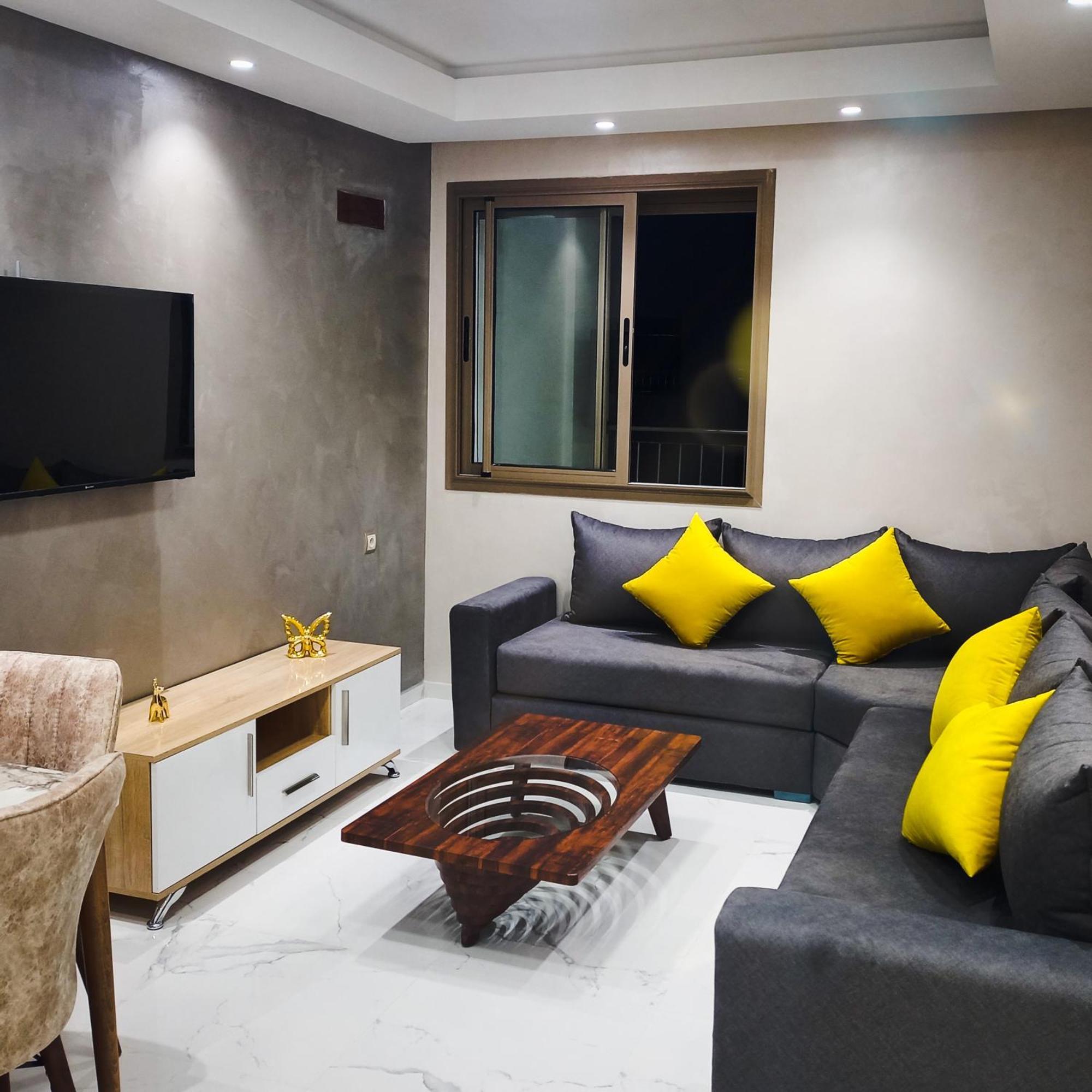 Super Apartement Totalement Neuf Et Climatise A Cote Du Centre Commercial Marjane M2 丹吉尔 外观 照片